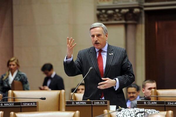 Cuomo signs Weprin’s anti-hazing bill after death of Oakland Gardens student