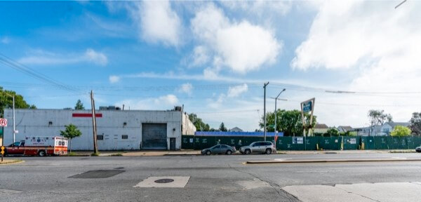 Three Laurelton lots put on market for $9.25M