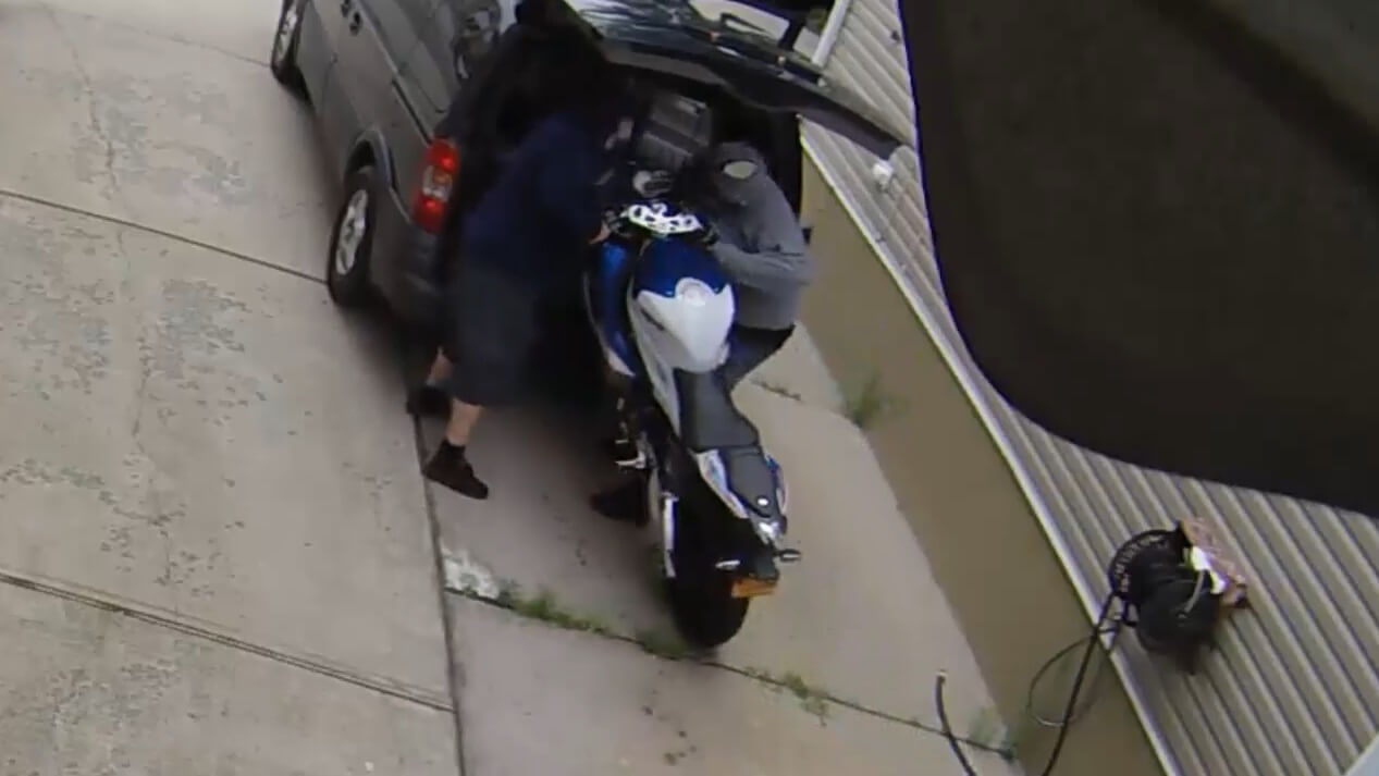 Guy Tries To Steal Motorcycle With Knife Gets Shot Watch these crooks steal a motorcycle out of a Bayside driveway and
