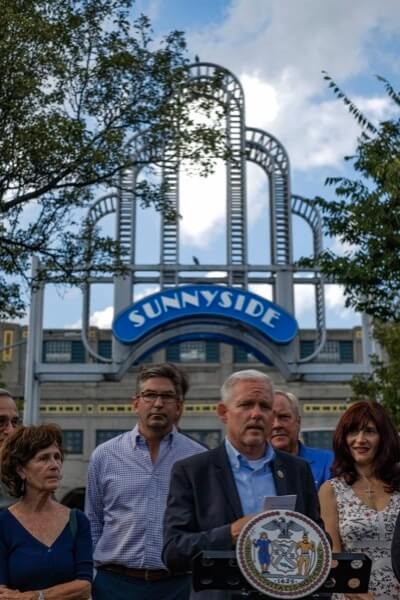Sunnyside arch shines with fresh sign, new lights