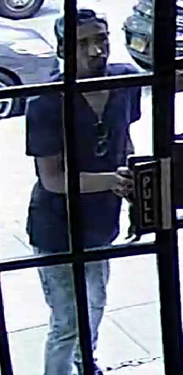 Man sought in connection with jewelry heists at two Jackson Heights apartments: NYPD