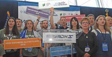 Aliyah at JFK lifts spirits