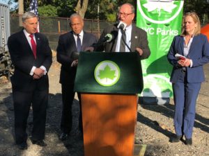 City Councilman Barry Grodenchik (c.), chair of the Committee of Parks and Recreation, allocated $500,000 to the reconstruction project of Redwood Playground. (Photo credit: Carlotta Mohamed) 