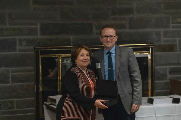 Flushing teacher recognized for mentoring students in media