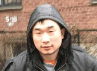 Police searching for suspect behind recent knifepoint robbery attempt in Flushing