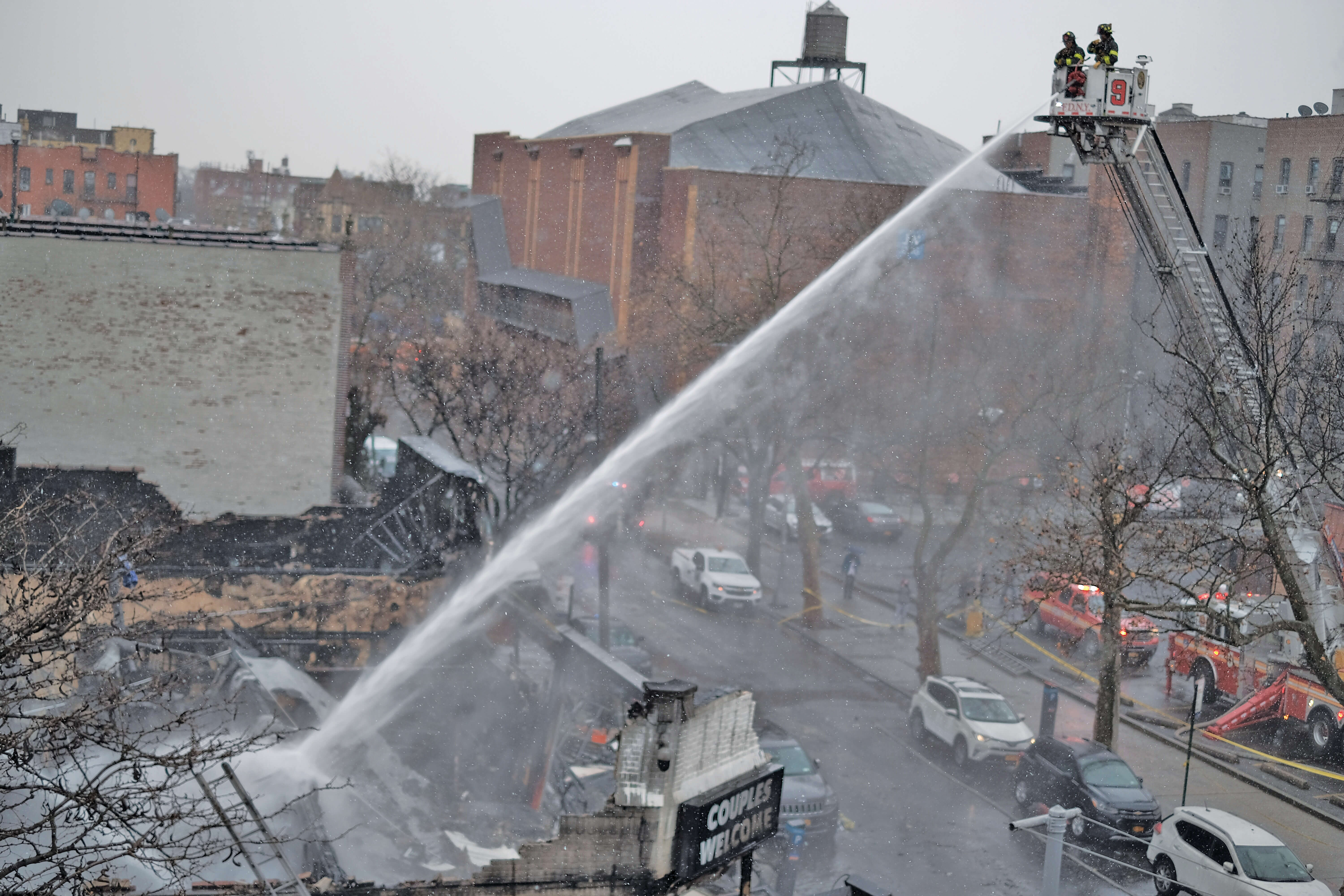 Video Shows Firefighters Caught In A Violent Blast As Five-alarm Fire ...