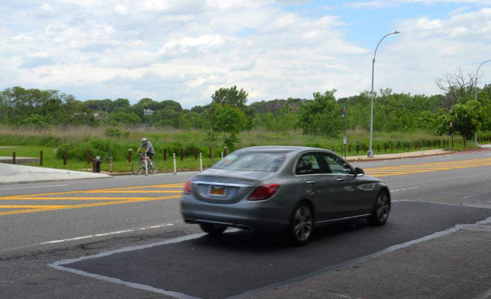 A car traveling on Northern Boulevard in Douglaston