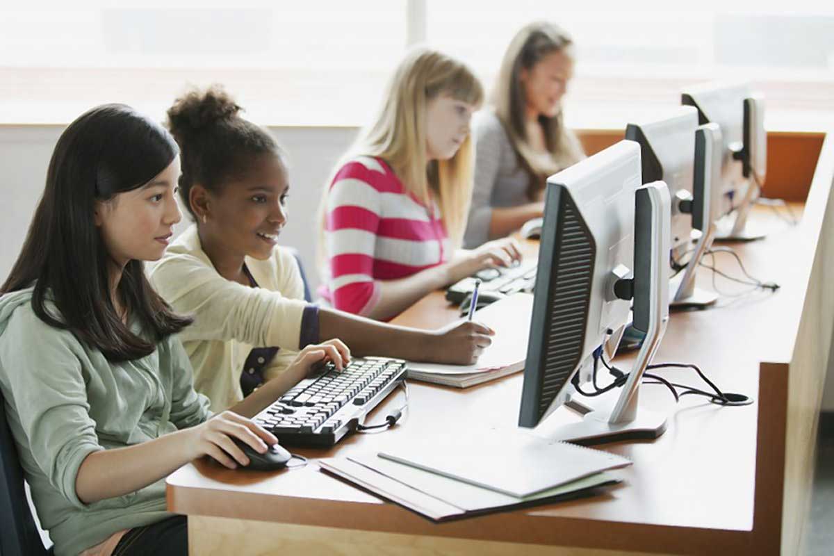 Bayside middle school kicks off Computer Science Education Week