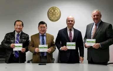 Business owners meet in Flushing to ‘build bridges’ and learn how to address city summonses