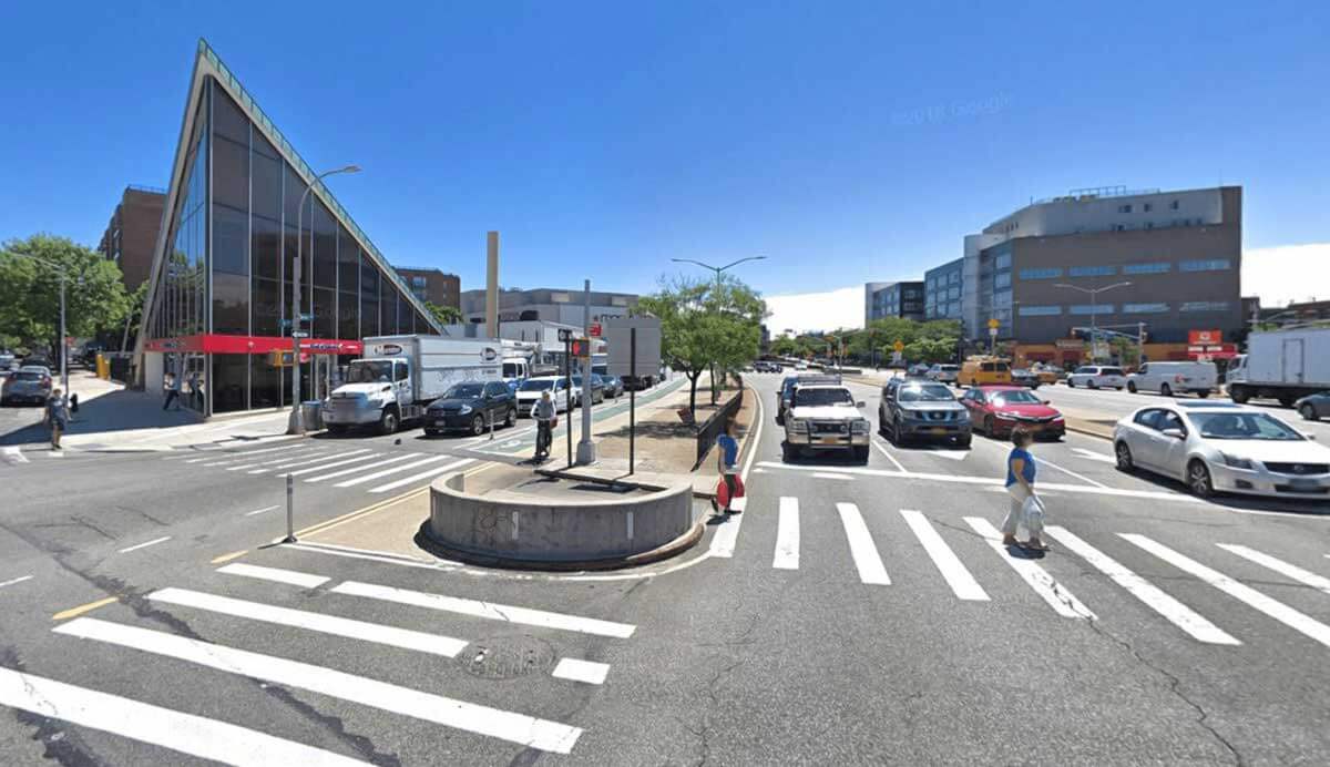 Woman fatally struck by SUV while attempting to cross Queens Boulevard in Elmhurst: cops