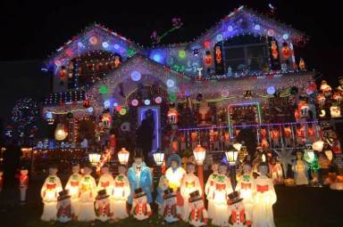 ‘Santa’s Corner’ in Whitestone returns with larger-than-life Christmas display