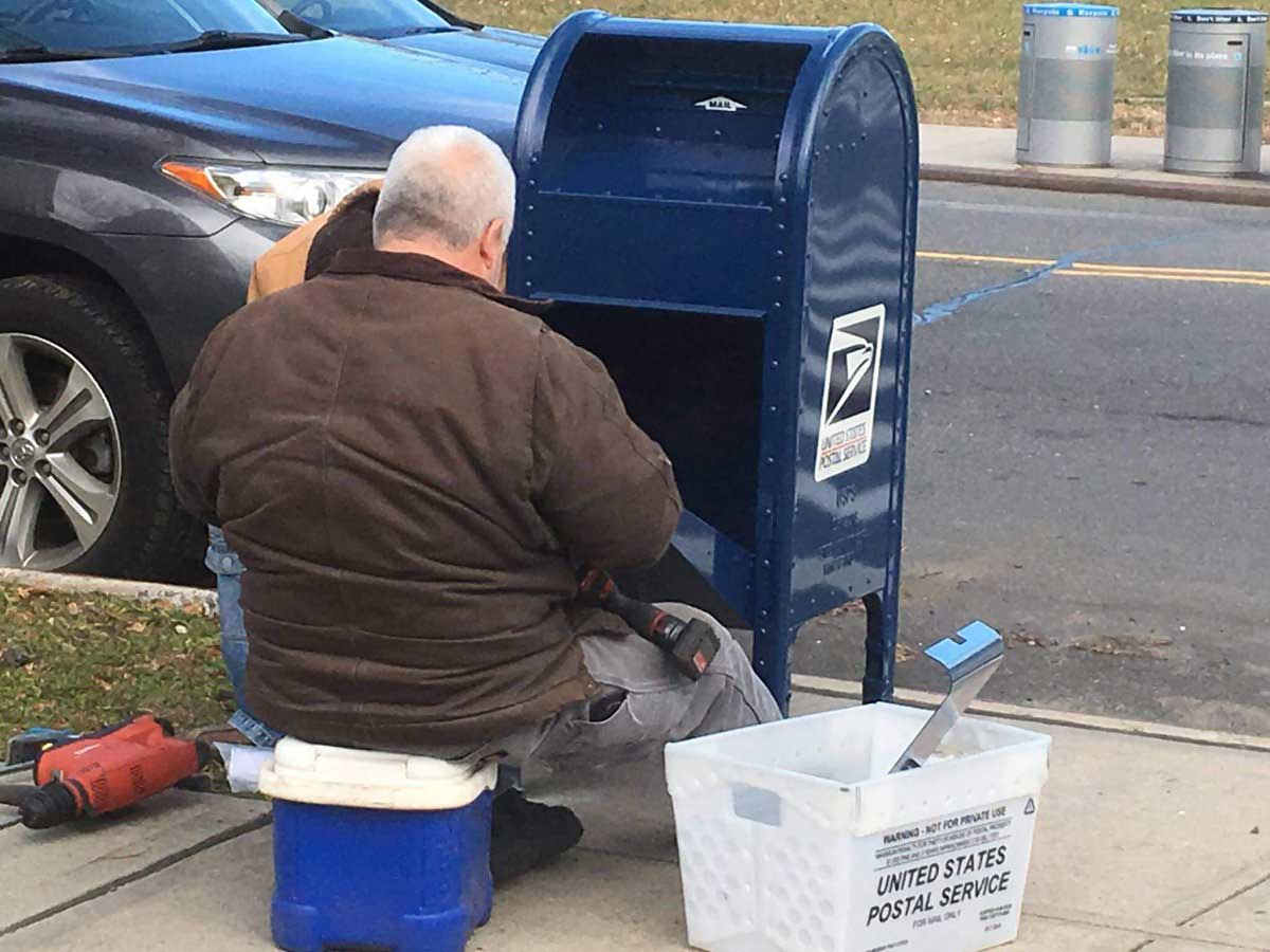 U.S. Postal Service installing ‘Cadillac of Mailboxes’ across northeast Queens to combat mail theft