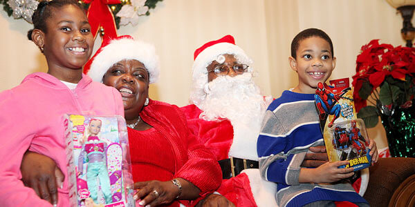 113th Precinct holds holiday party for kids