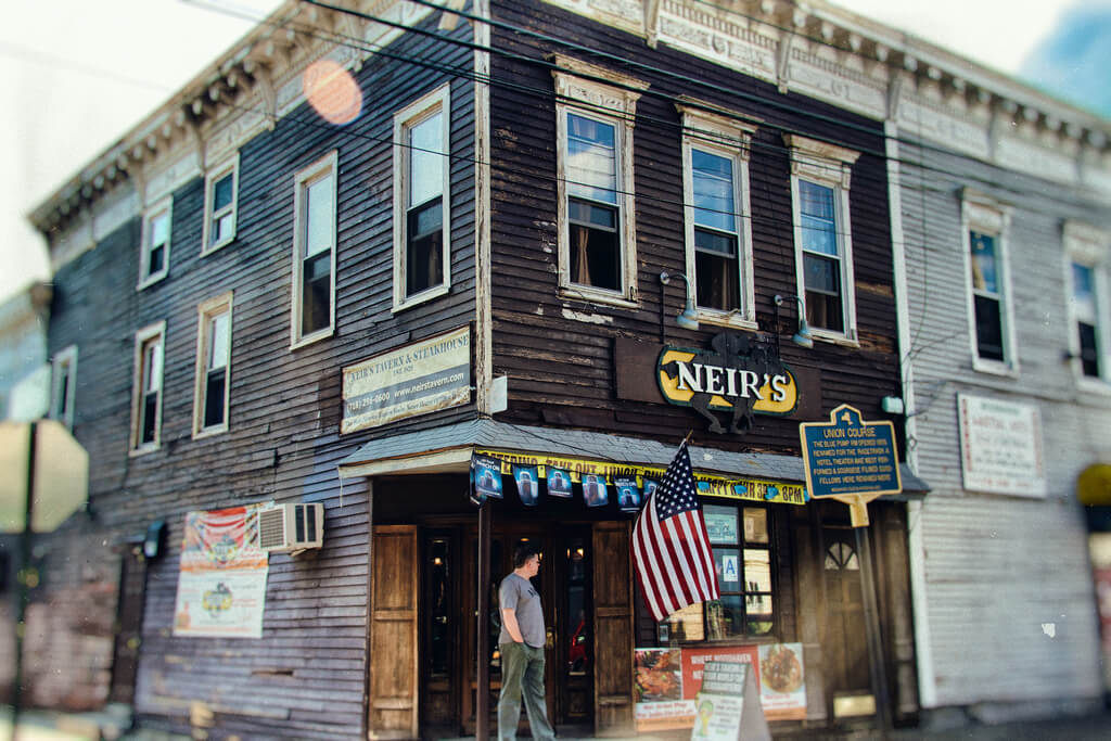 The exterior of Neir's Tavern in 2016
