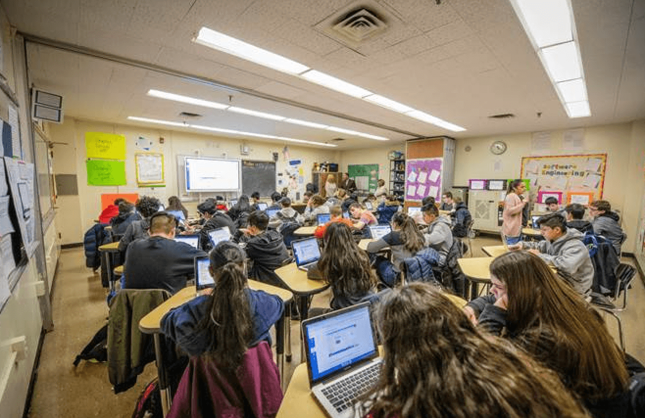 Students at New Dorp High School – Staten Island Learning Code – Photo 2[4][1] (2)