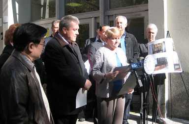 Queens officials condemn swastikas painted on western Queens libraries, synagogue