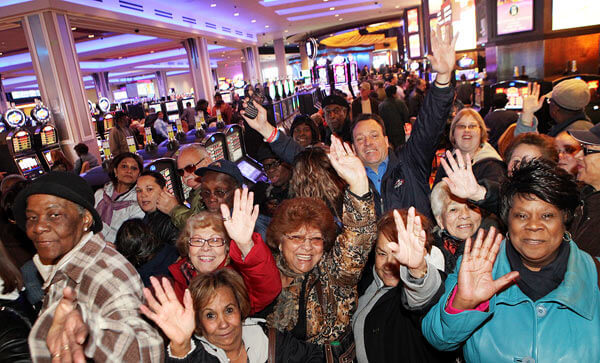 Thousands visit new racino at Aqueduct for opening day VIDEO