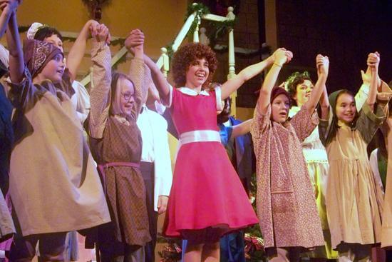BroadHollow’s ‘Annie’ has resonance, charm to spare
