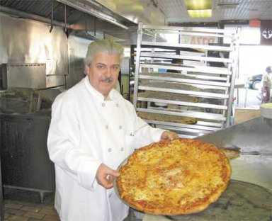 New pizzeria opens on Sutphin