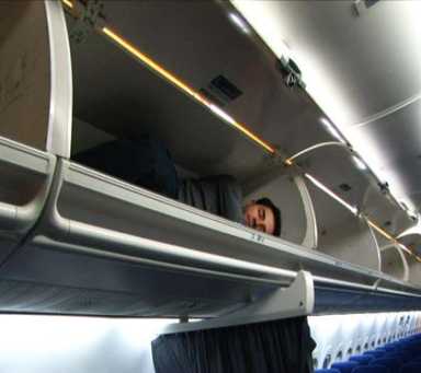 Astoria comic fights his flight response to air travel