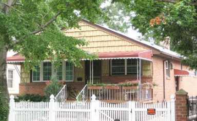 Boy, 8, drowns in Flushing pool