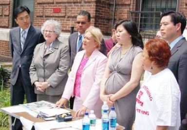 Flushing leaders try to prevent panic