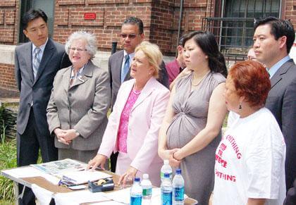 Flushing leaders try to prevent panic