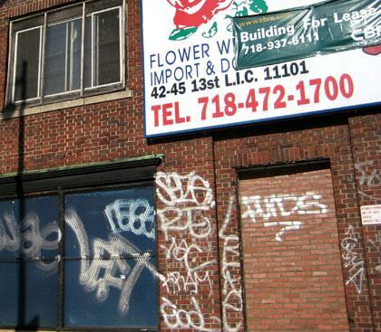 Owner threatens CB 2 with lewder strip club in LIC