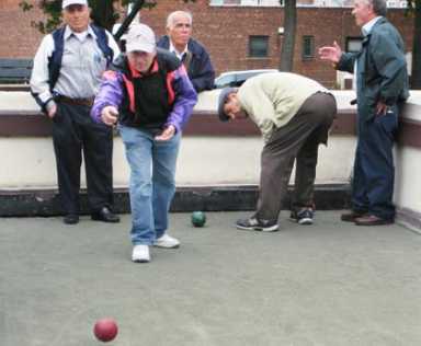 Queens team takes 2nd place in city bocce tourney