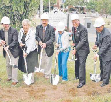 QCC gets $33,000 for Holocaust center