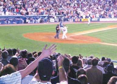 Astoria fan sues Yanks for seventh inning arrest