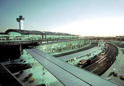 Schumer, Gianaris advocate bill of rights for air travelers