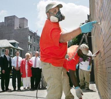 Vallone praises bill about easy graffiti cleaning