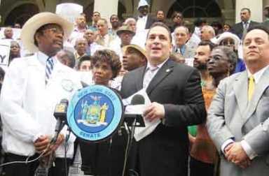 Mayor, Senate reach deal on school control