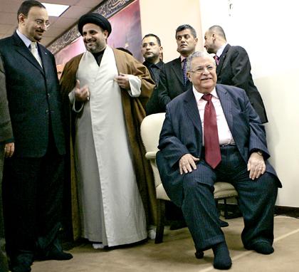 Jalal Talabani ends Ramadan fast at boro Islamic center