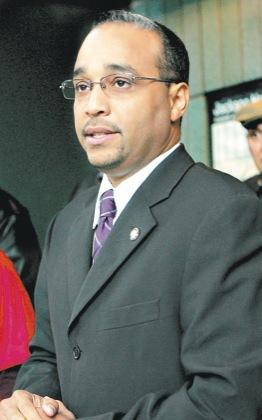 Queens Dems backing Peralta over Monserrate