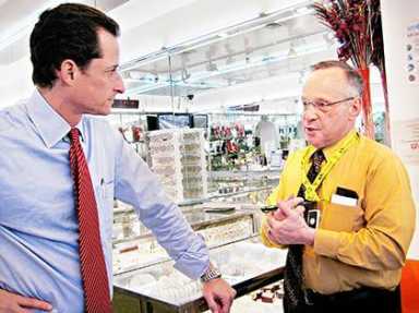 Weiner touts jobs bill on Austin Street