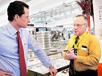 Weiner touts jobs bill on Austin Street