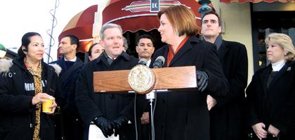 Van Bramer, Nolan protest 7 train closure