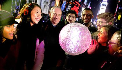 Queens students ring in 2010 with mayor