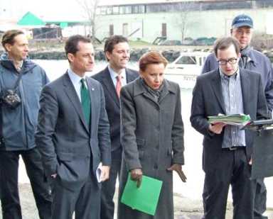 Give Superfund status to Newtown Creek: Weiner