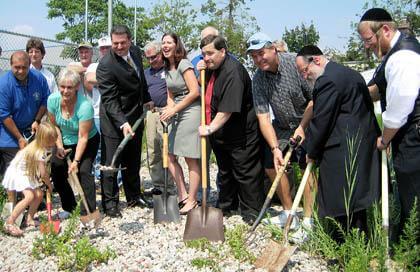 Glendale field grows produce, friendships