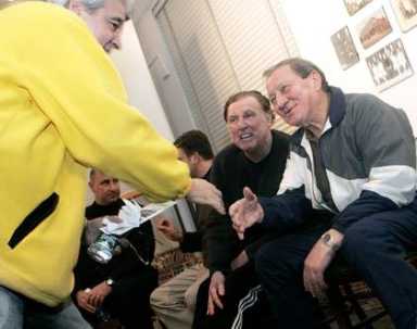 Boxers pay tribute to longâˆ’gone Sunnyside Garden