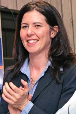 Crowley unseats Como in second Council bid