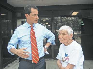 Postal Service now says only two Queens post offices will close