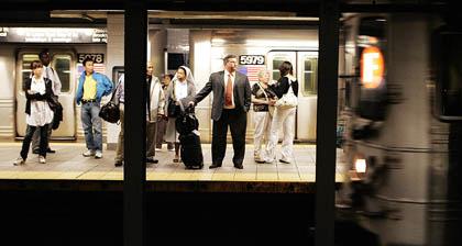 Transit Authority plans work for crowded, delayed F trains
