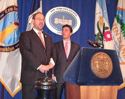 Ban city bottled water use to save money: Gioia bill