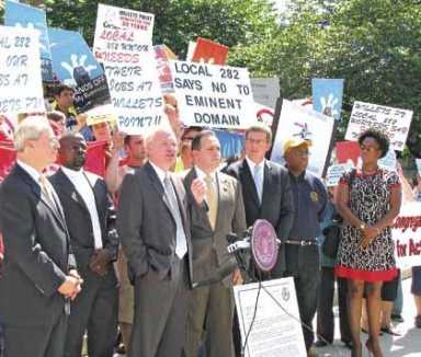 Willets Pt. biz owners tell beep not to write ‘blank check’