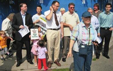 Activists fight for future of Woodside Triangle