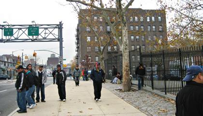 Woodside residents angry over day laborers at park